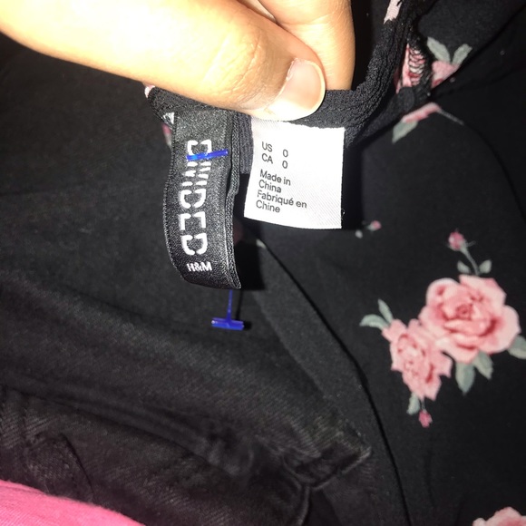 Divided Black Floral Dress - Picture 5 of 5